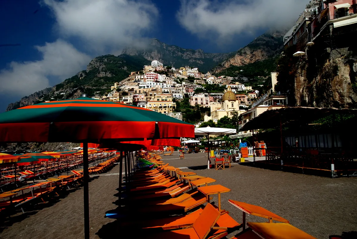 Positano cosa fare la sera: locali, aperitivi e atmosfera unica
