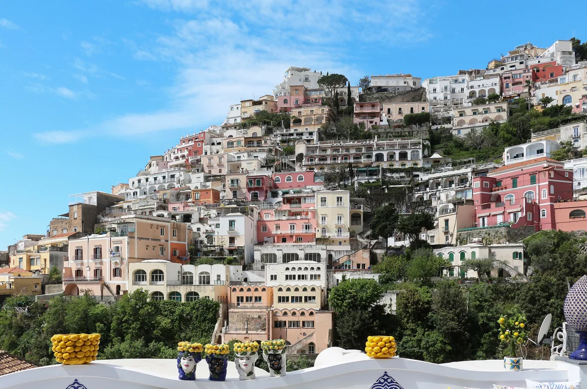 Tour in barca a Positano: meglio condiviso o privato? Pro e contro